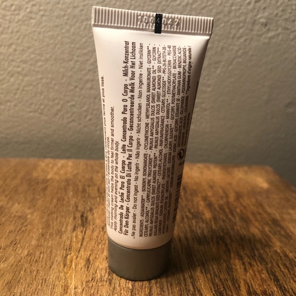 L’Occitane Milk Concentrate with Almond Milk - Picture 2 of 2